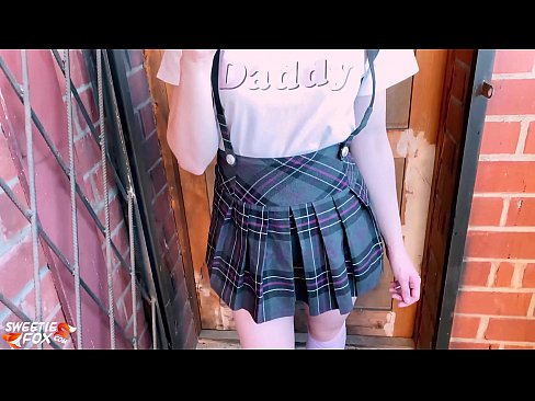 ❤️ Schoolgirl sucks a Dick go domhain agus fucks ionad ranganna. ☑ Físeán gnéis linn ❌️